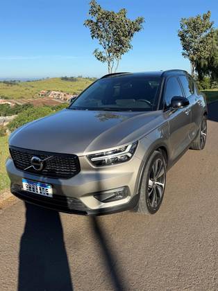VOLVO XC40 1.5 T5 RECHARGE R-DESIGN GEARTRONIC VOLVO XC40 1.5 T5 RECHARGE R-DESIGN GEARTRONIC